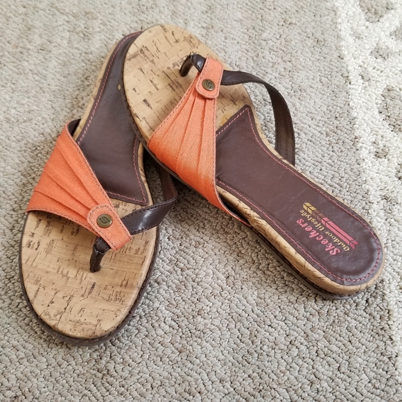 womens skechers flip flops size 8